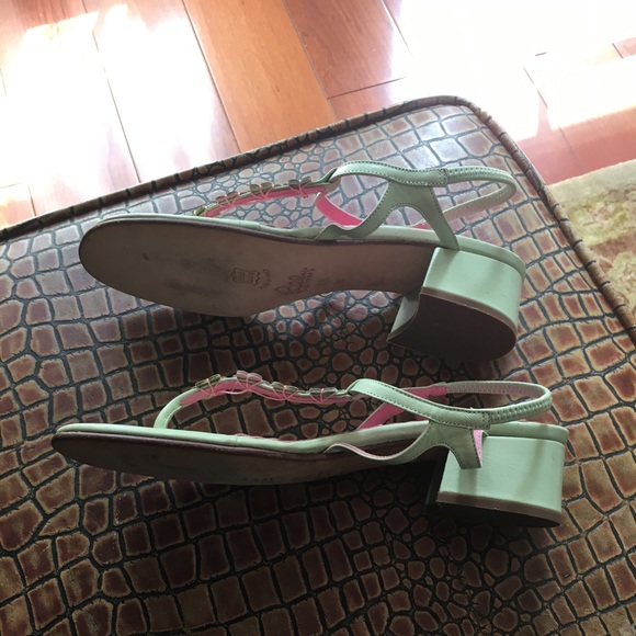 Shoes - Picture 3 of 4